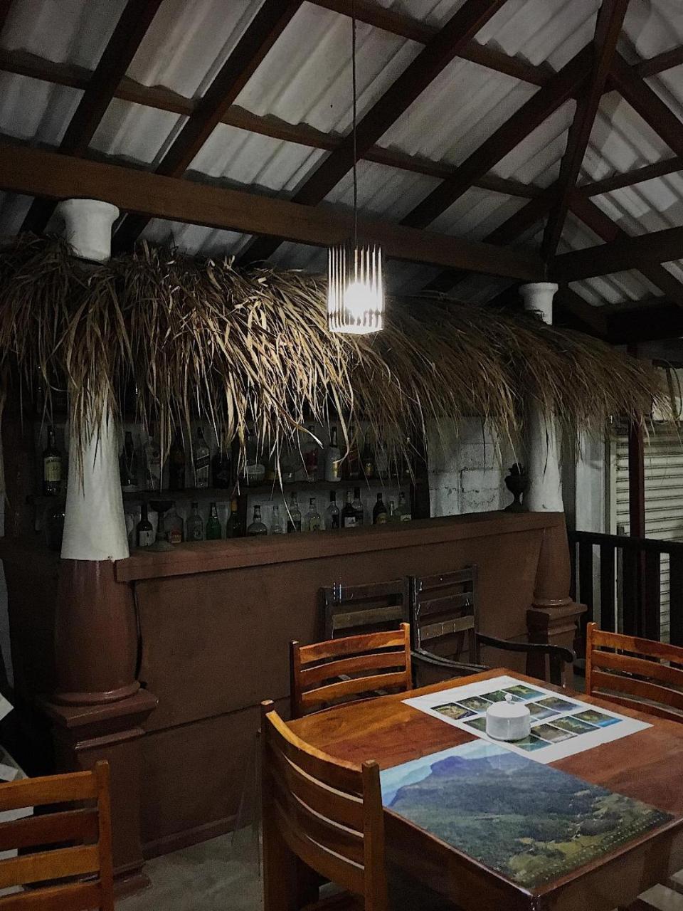 Bed and Breakfast Ceylon Surf Guest And Restaurant Велігама Екстер'єр фото